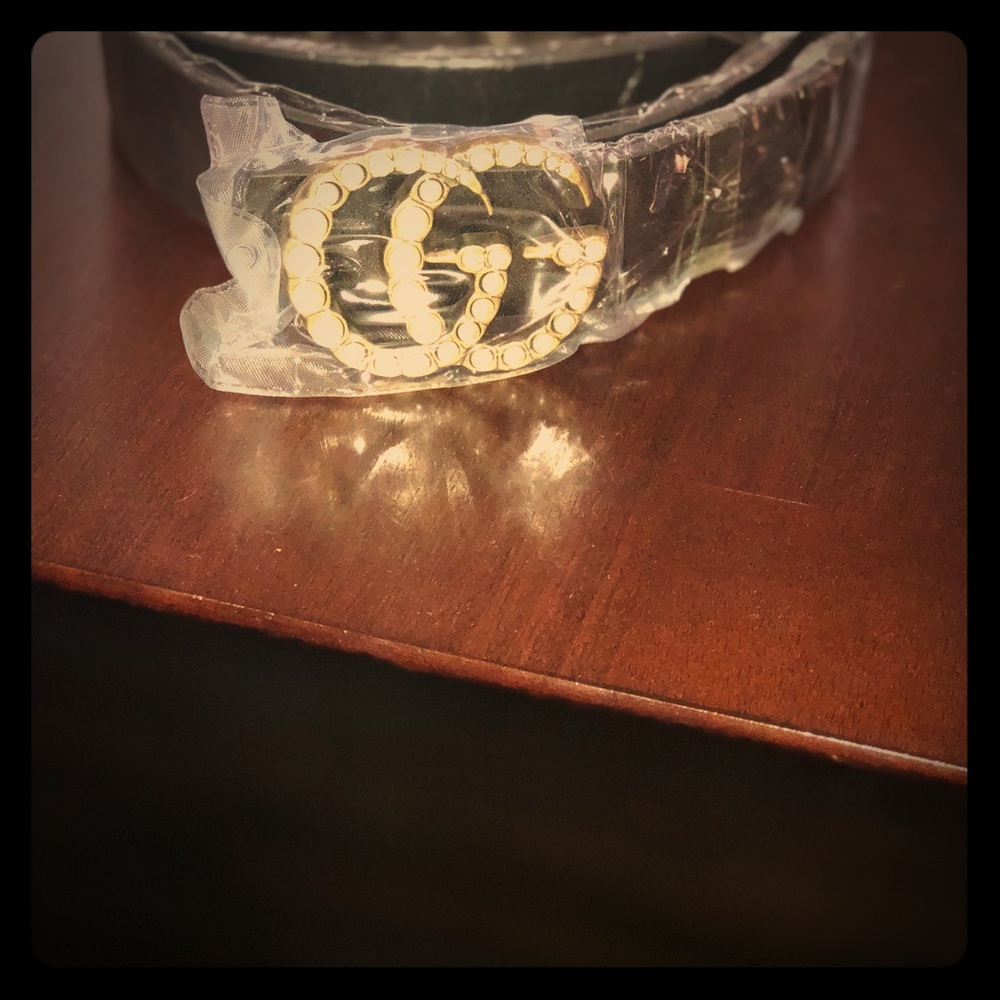 Gucci belt with pearl buckle (small)